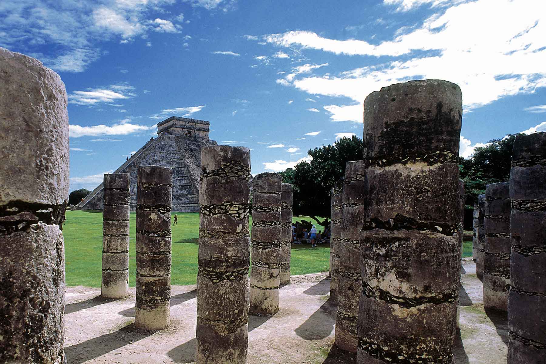 Columnas del templo de los guerreros en Chichen itza