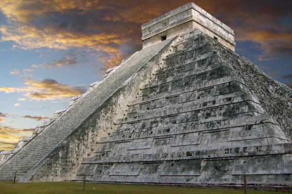 El Castillo, main pyramid of Chichen Itza