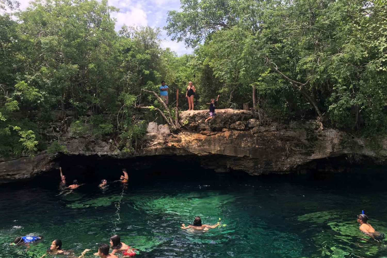 Cenote azul