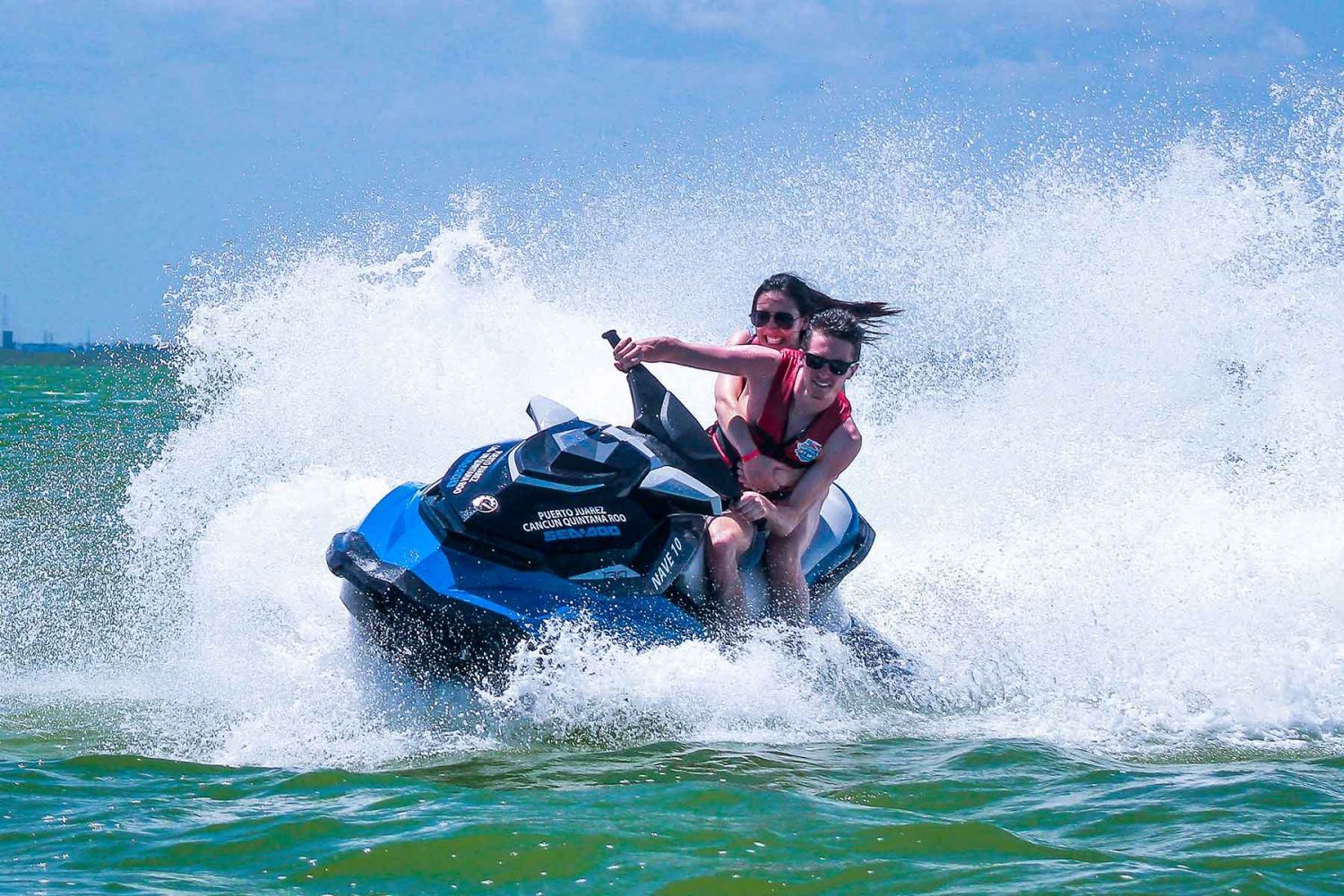 Jet Ski a toda velocidad en Cancun